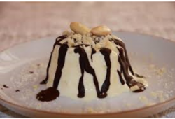 Semifreddo alle mandorle con cioccolato modicano